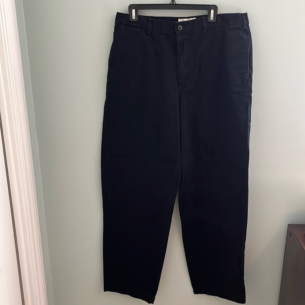 Old Navy Black men’s plain front khakis - size 36x34 100% cotton.